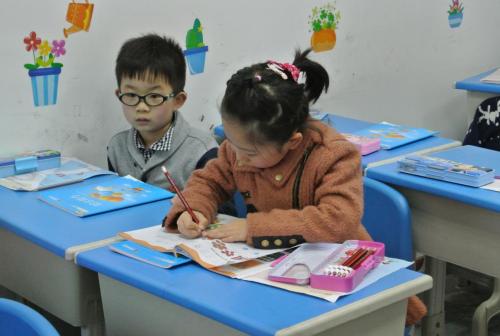 “幼儿园不教，小学又要有基础”，家长进退两难，网友：过于真实