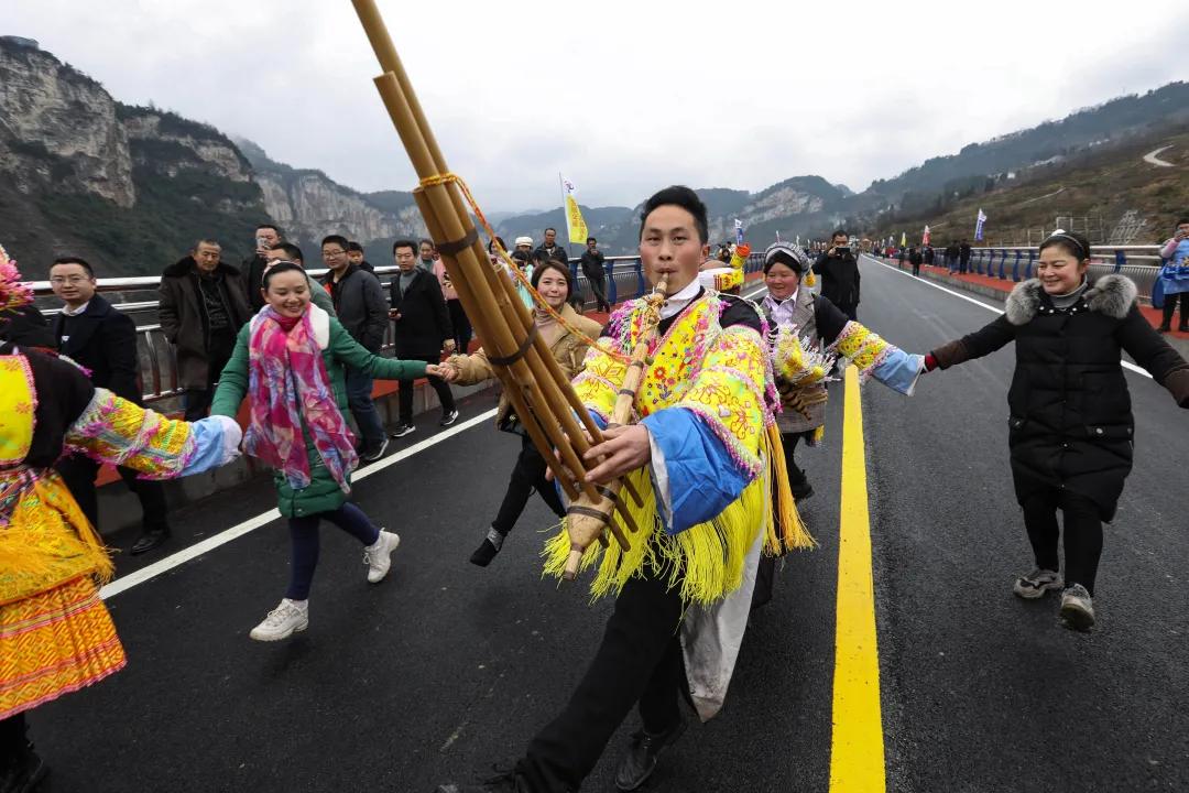 彪炳史册的脱贫攻坚疫情防控,伟大壮举中国脱贫攻坚成就展视频