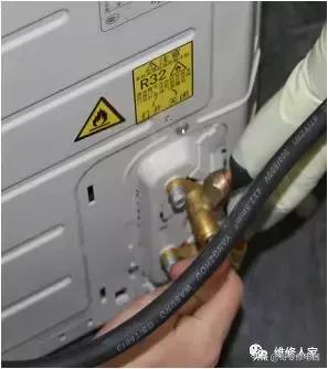 格力r32空调内机拆卸详细步骤,格力r32空调维修注意事项