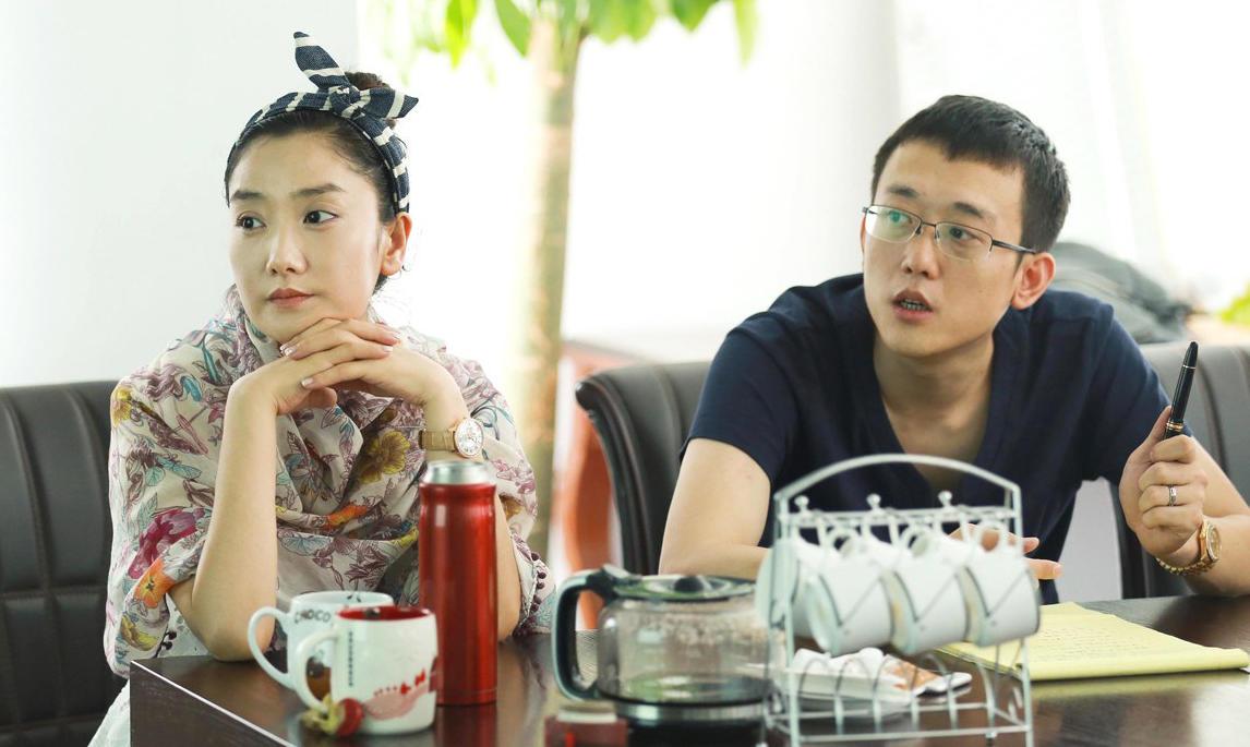 从当初的一票难求，到现在的商演无人识，凤凰传奇经历了什么？