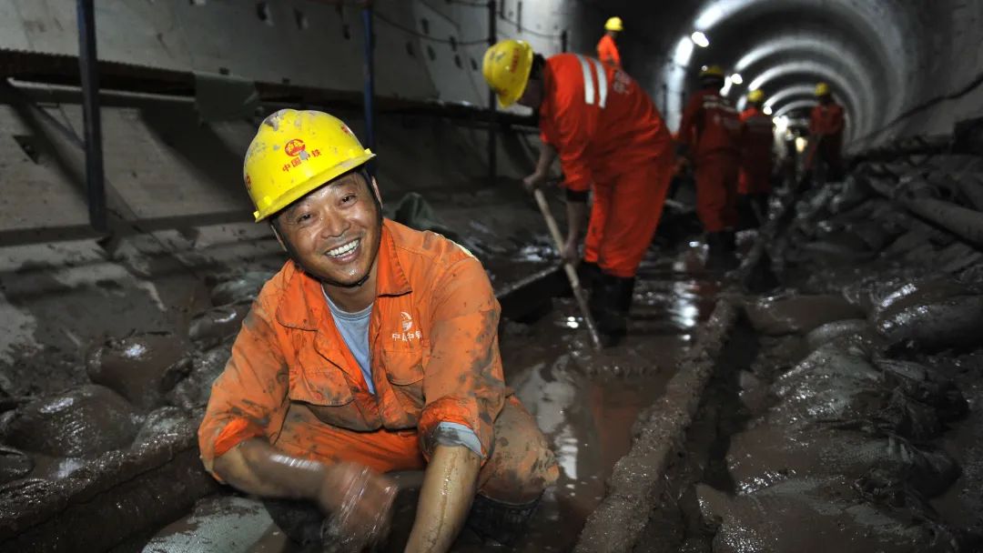不朽的4501，奋进的中铁隧道局！我把一生热爱刻进山海