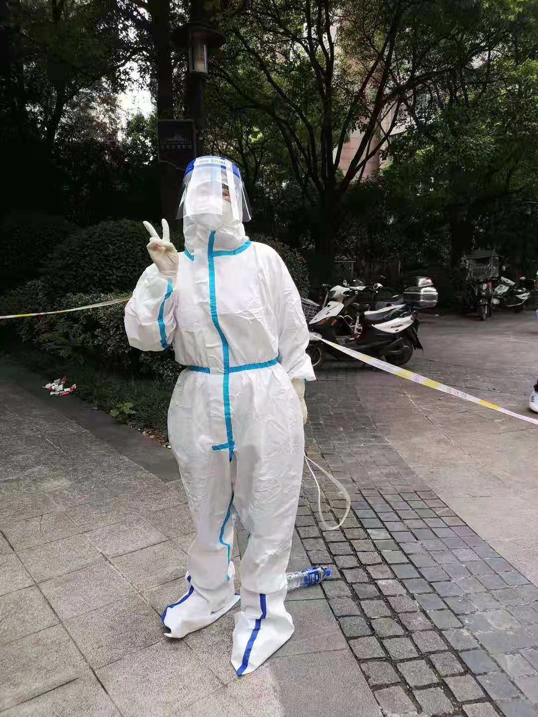 区街新闻｜70多幅照片记录世茂滨江社区辖内志愿者，南京感谢你们