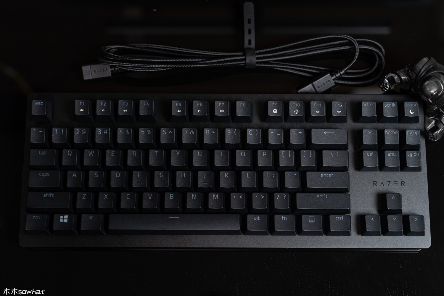 雷蛇键盘猎魂光蛛v2评测,雷蛇pbt键帽适合酷冷的红轴吗