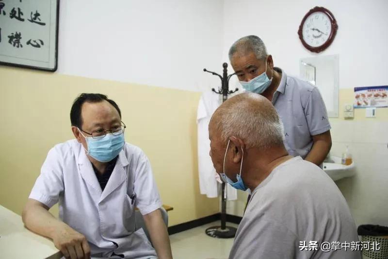 眼科爱眼日护眼宣传照片,开展爱眼护眼义诊活动