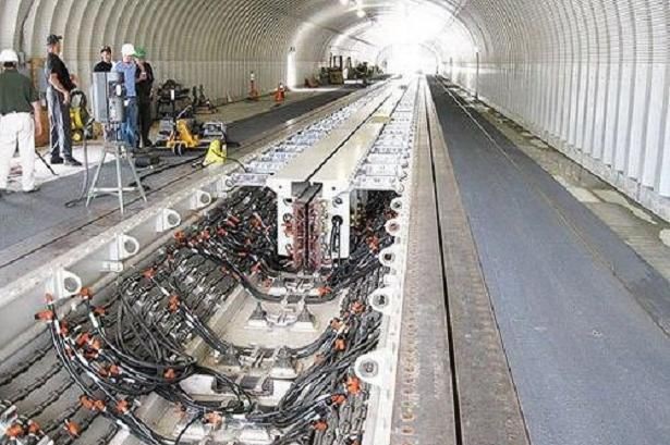 燃气弹射器与蒸汽弹射器,航母蒸汽弹射与电磁弹射比较