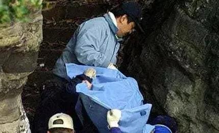 日本*魔色**之王，专挑金发洋妞下手，*拍偷**录像400多部，手段残忍