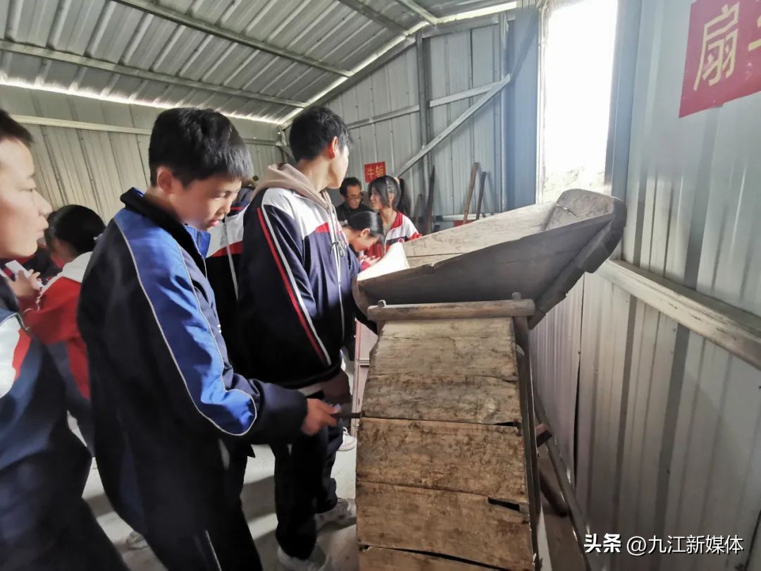 陶渊明雕塑广场,江西省九江市陶渊明塑像